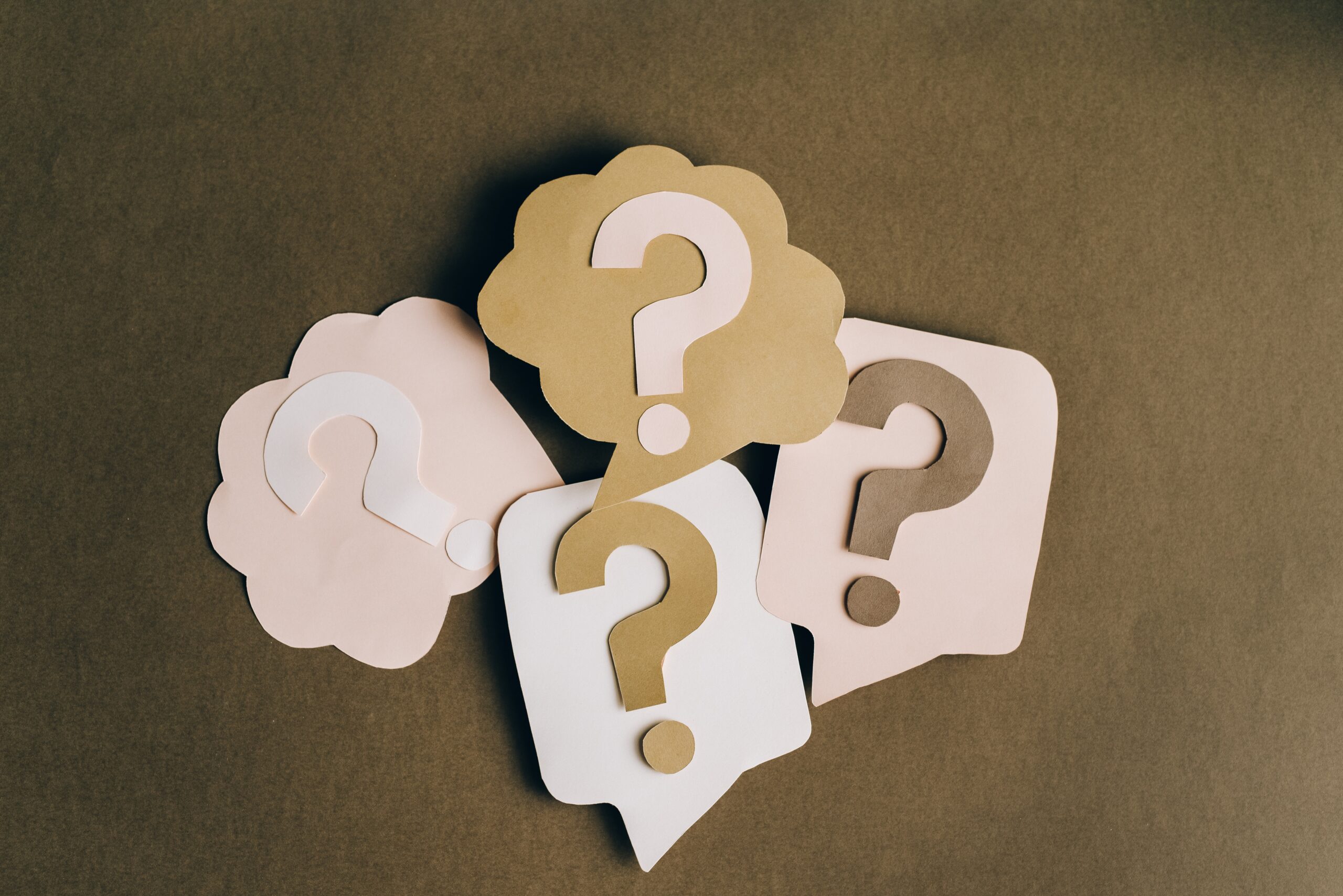 Question pexels-olya-kobruseva-5428836